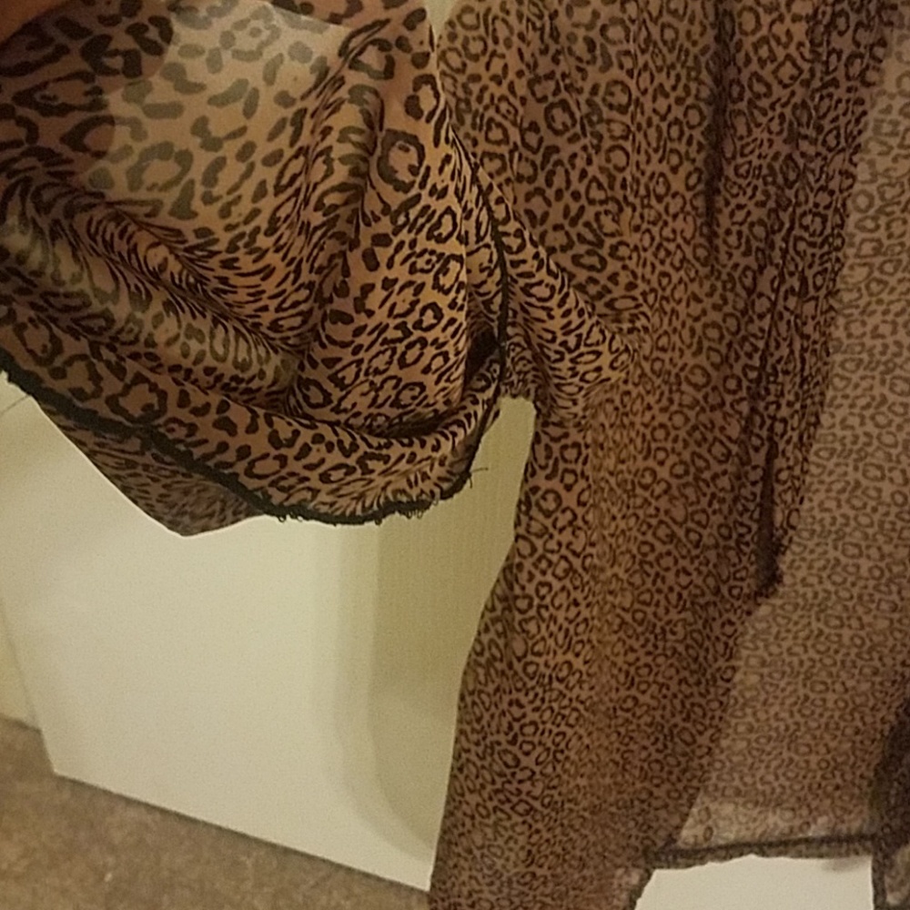 blouse - Picture 3 of 3